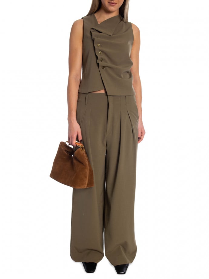 MY ESSENTIAL WARDROBE TOPP HACE CAPERS