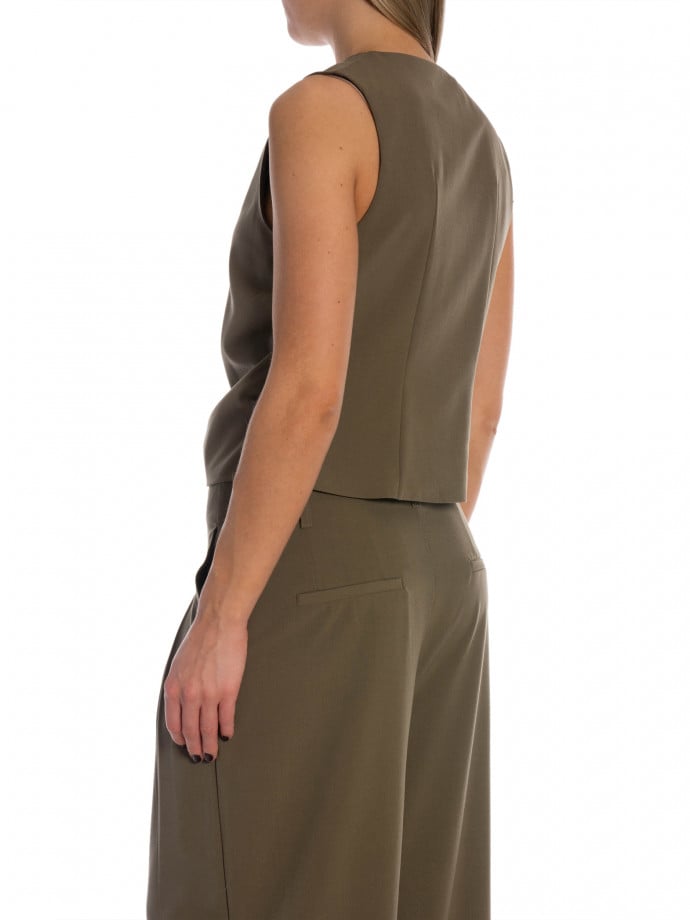 MY ESSENTIAL WARDROBE TOPP HACE CAPERS