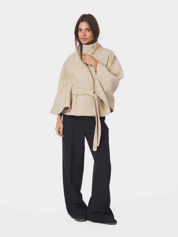 NEO NOIR CAPE ZANNA SAND