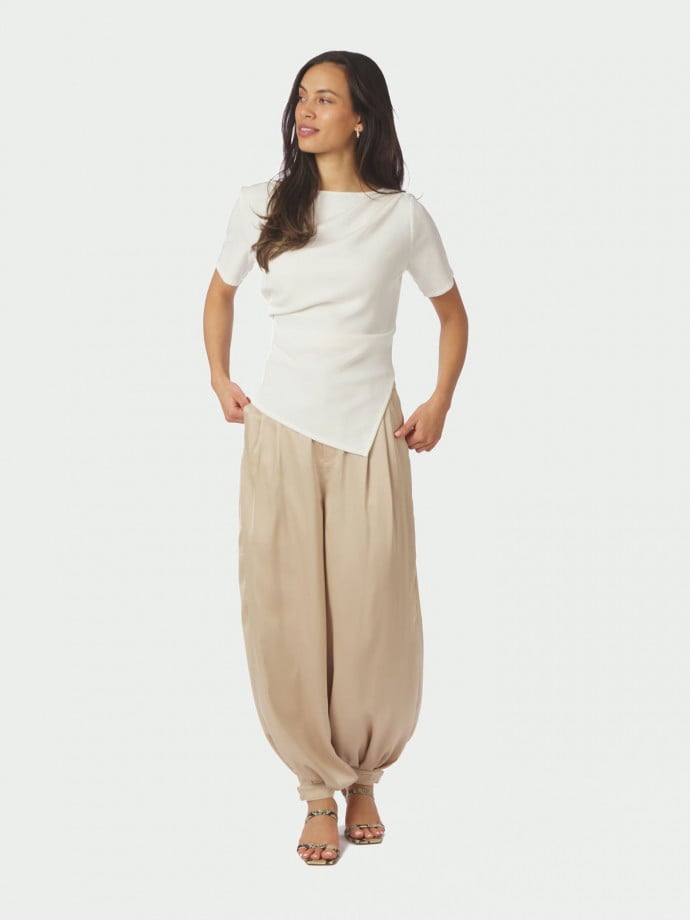 NEO NOIR BYXA FAYLA DRAPY SATIN BALOON DARK SAND