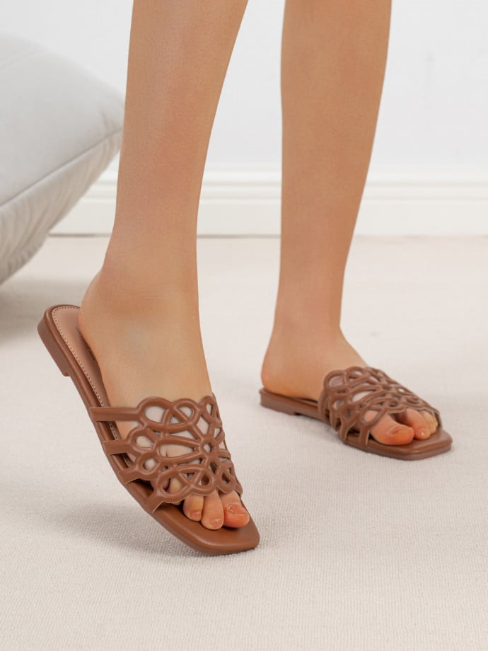 SANDAL GEOMETRIC CUT OUT CAMEL