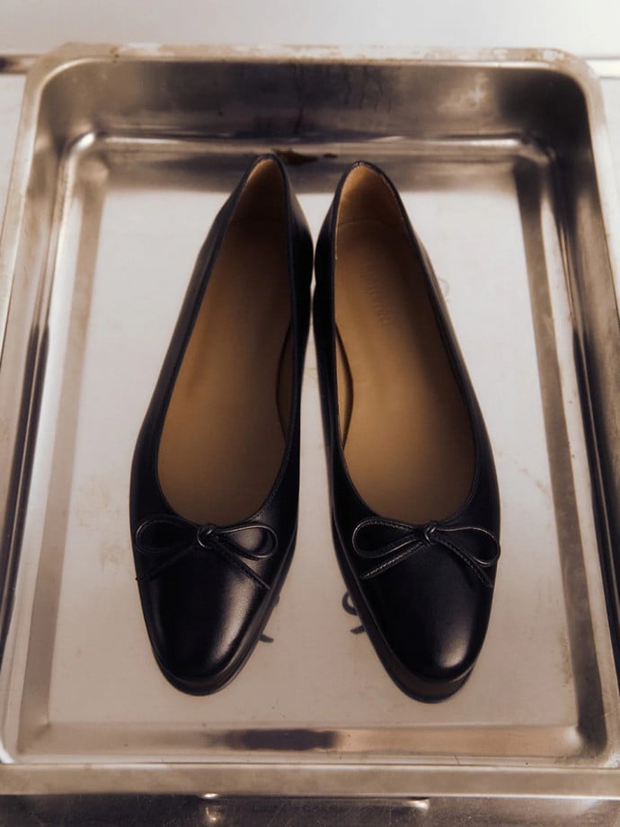 FLATTERED BALLERINA BODIL LEATHER BLACK