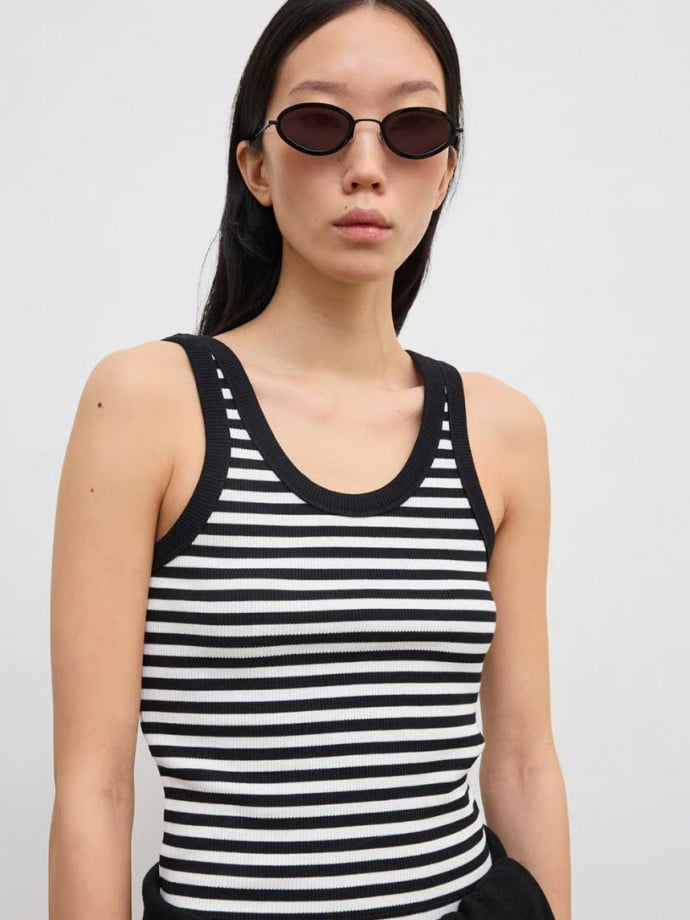 DAGMAR LINNE RIBBED TANKBLACK WHITE