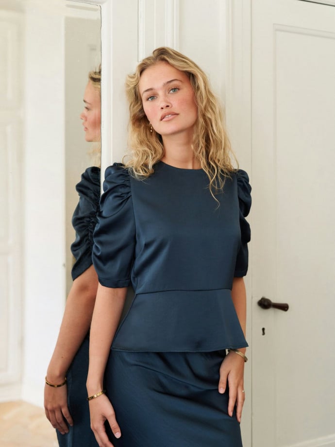 NEO NOIR BLUS BENUA HEAVY SATEEN MIDNIGHT BLUE