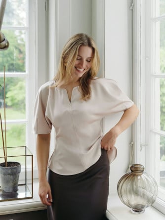 NEO NOIR BLUS JOSINE HEAVY SATEEN CHAMPAGNE