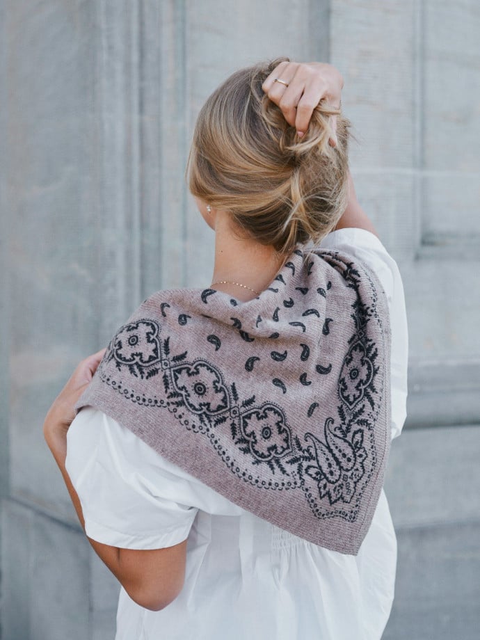 NEO NOIR SJAL ADELINA PAISLEY KNIT BEIGE MELANGE