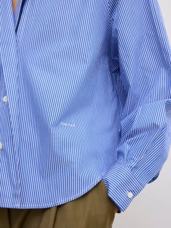 DAGMAR SKJORTA CROPPED BLUE STRIPE